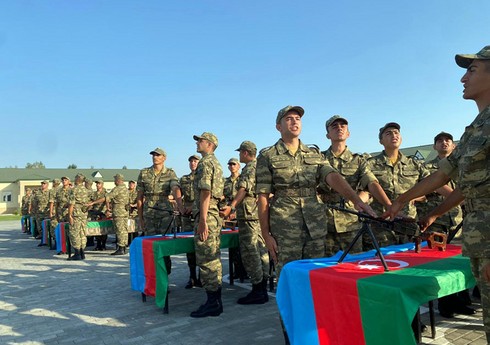 В азербайджанской армии состоялась церемония принятия военной присяги 