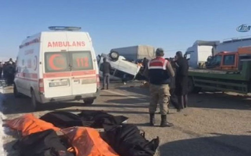 Fatal road accident kills 11, injures 4 in Turkey - VIDEO