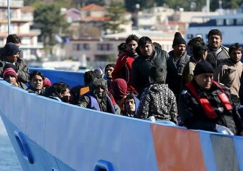 При крушении лодки с мигрантами у берегов Туниса погибли не менее десяти человек