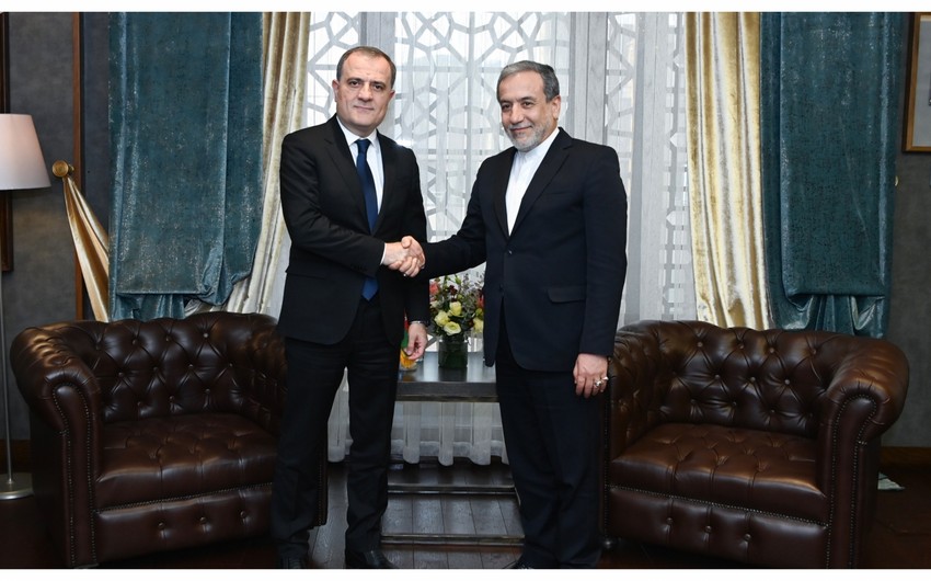 Azerbaijani, Iranian FMs mull joint initiatives and projects in Mashhad