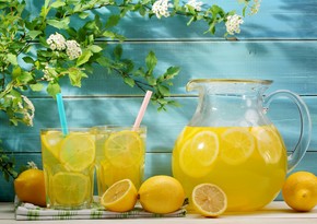 Специалисты о пользе воды с лимоном
