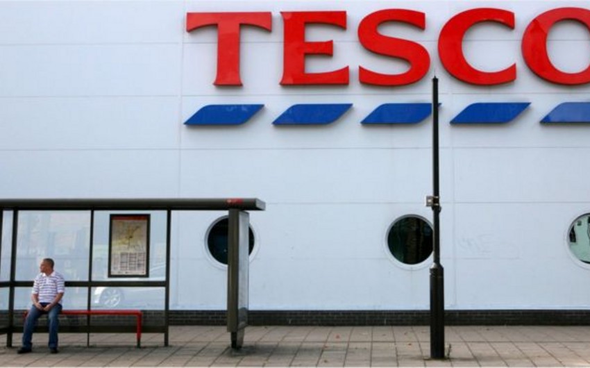 Британский супермаркет требует от поставщика не повышать цены после падения фунта