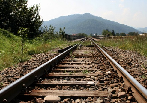 В Саатлы на железнодорожном переезде произошло смертельное ДТП