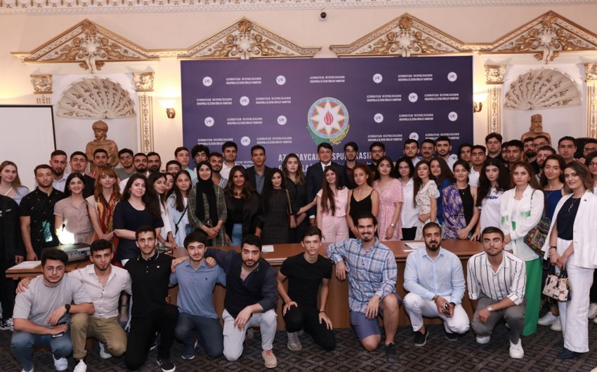 С диаспорской молодежью Азербайджана обсуждены планы на будущее