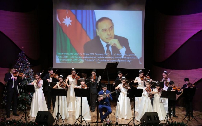 В Центре мугама cостоялся праздничный камерный  концерт юных талантов под названием “Sehrli simlər” (“Волшебные струны”)