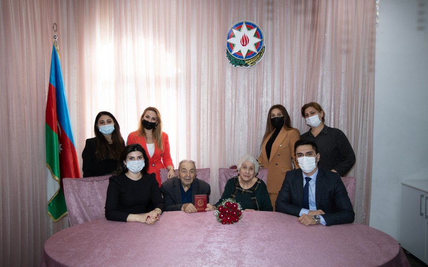 87-летний житель Баку вступил в брак