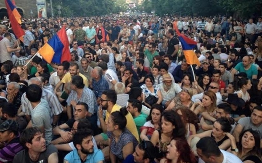 Митингующие в Армении продолжат протесты, если к августу их требования не будут выполнены