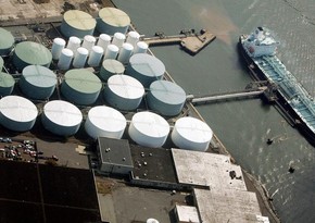 МЭА сообщило о снижении мировых запасов нефти и нефтепродуктов 