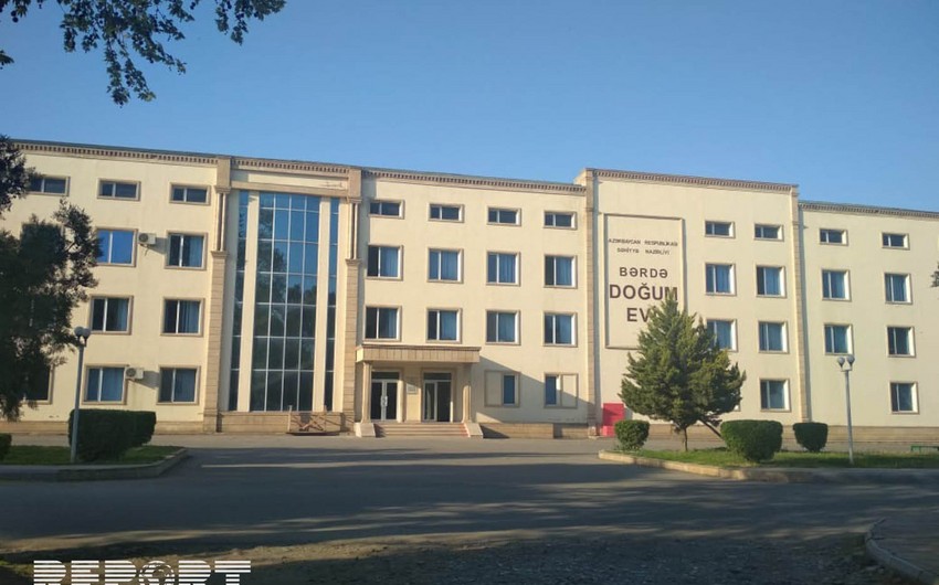 В Азербайджане врач во время операции оставил в брюшной полости роженицы инородное тело - ФОТО