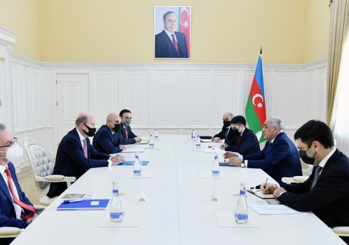 Али Асадов встретился с региональным президентом ВР