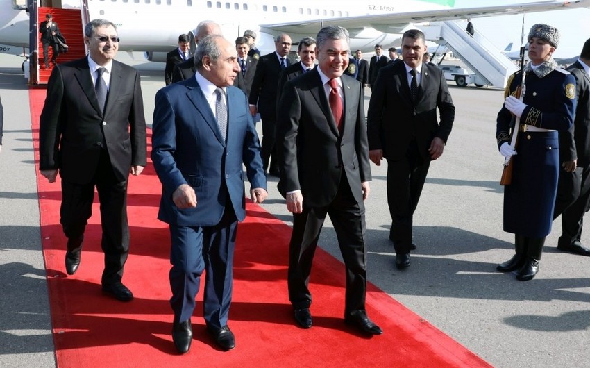 Президент Туркменистана прибыл в Азербайджан с официальным визитом