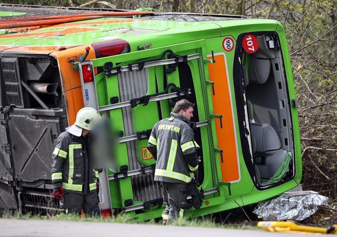 В Германии пять человек погибли в результате ДТП с участием автобуса