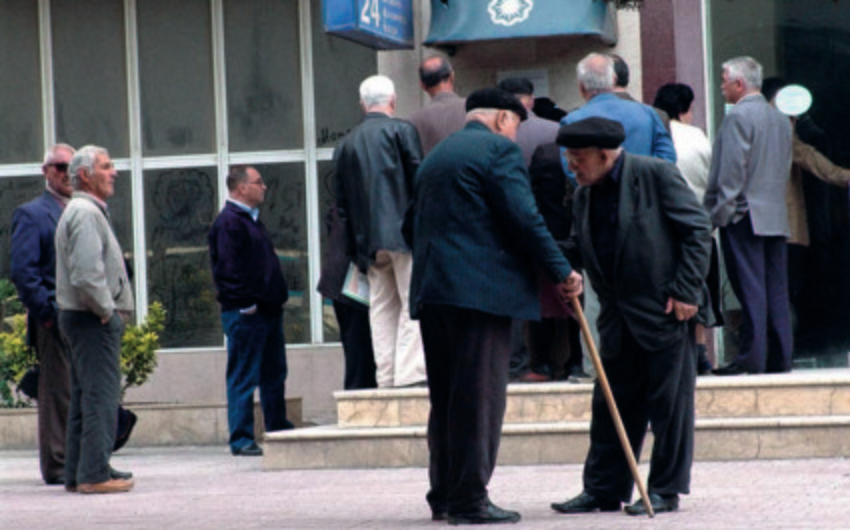 Пенсионеры Баку и Сумгайыта уже получили пенсии с надбавкой