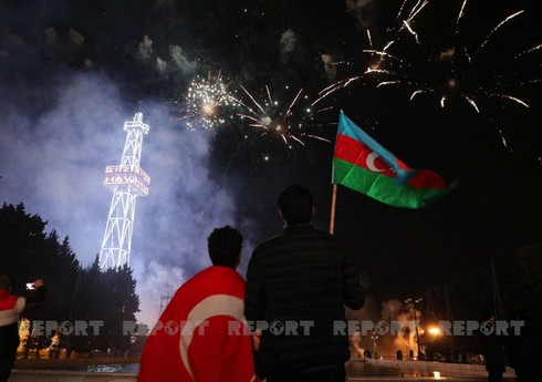 В Баку состоялся музыкальный фейерверк по случаю Дня Победы