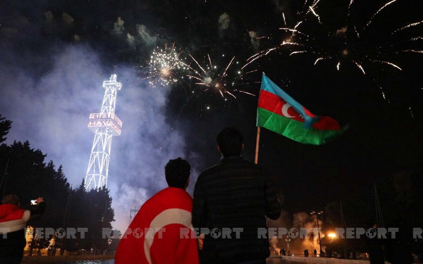 В Баку состоялся музыкальный фейерверк по случаю Дня Победы