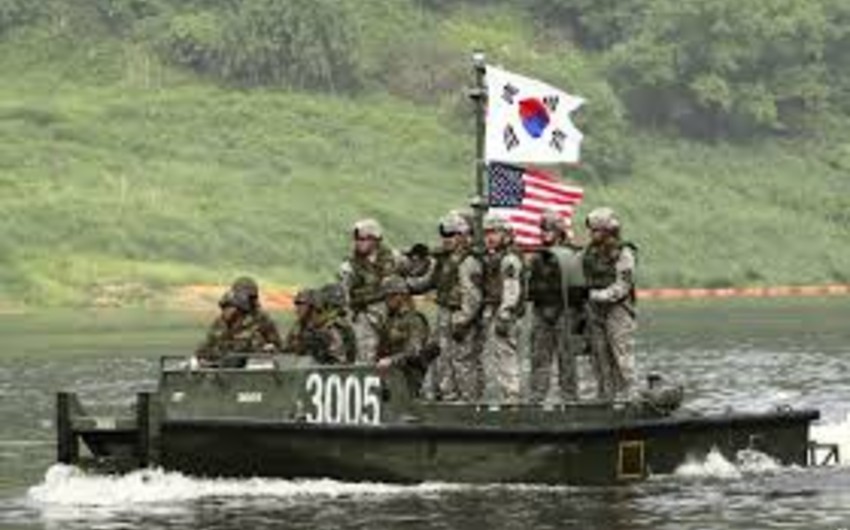 США и Южная Корея начали крупные маневры ВМС, включая высадку десанта