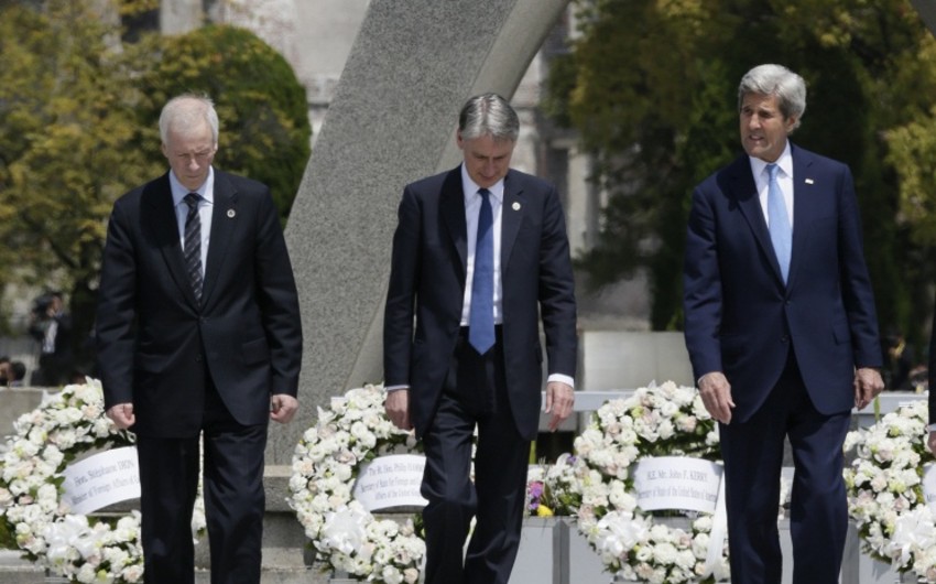 John Kerry becomes most senior US official to visit Hiroshima peace park