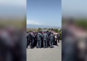 Полиция Армении попыталась не пропустить Гарегина II к мемориальному комплексу 