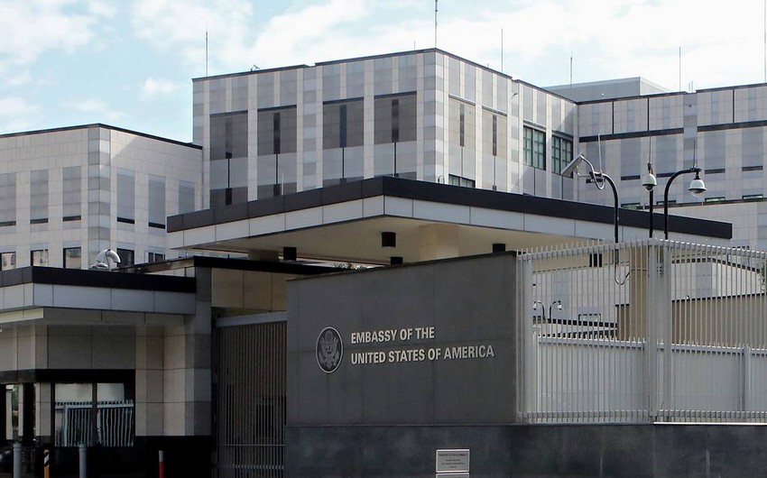 США в понедельник начнут эвакуацию семей дипломатов из Украины