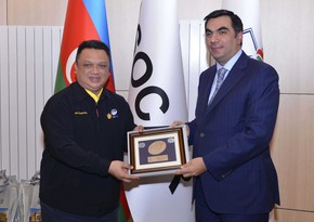 Crown Prince of Malaysian Perils visits Baku Higher Oil School