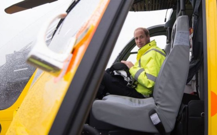 Принц Уильям ночной сменой завершит карьеру пилота скорой помощи