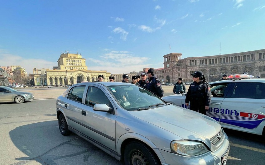 В Ереване водители проводят акцию протеста 