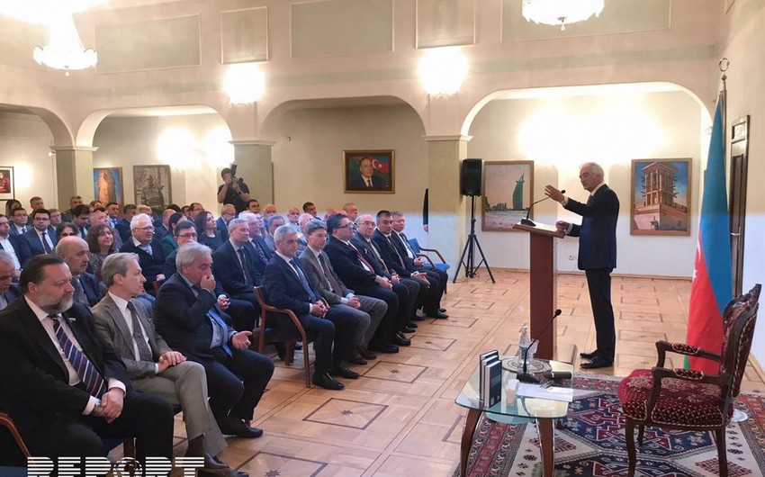 В посольстве Азербайджана в России почтили память общенационального лидера Гейдара Алиева - ФОТО