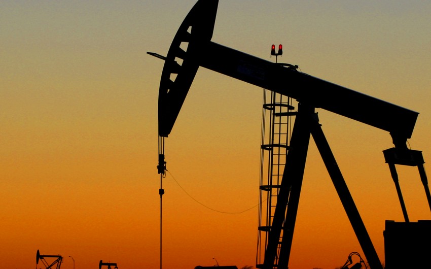 Global oil prices rise by over 1%