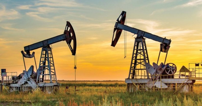 Oil prices up by over 1%