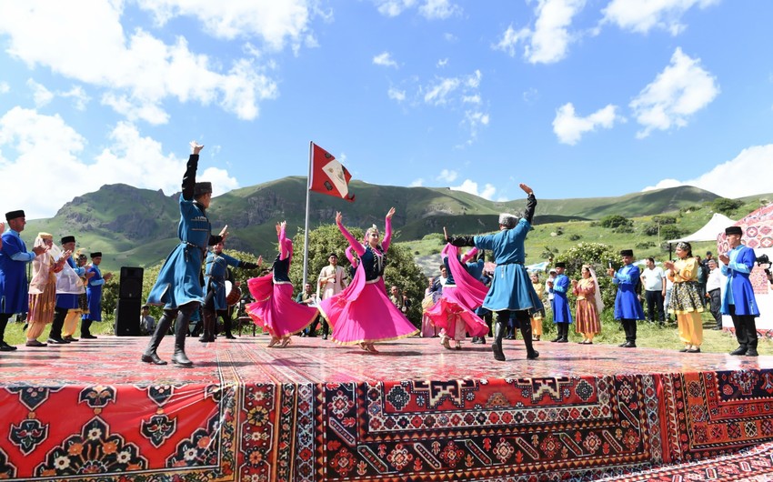 “Qərbi Azərbaycana qayıdış” festivalı bədii hissə ilə davam edib