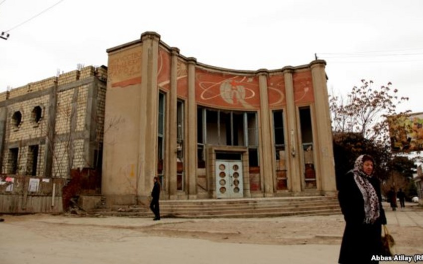 Prezident İlham Əliyev Dərbənddəki Azərbaycan Dövlət Dram Teatrının binasının yenidən qurulması üçün 5 milyon manat ayırıb