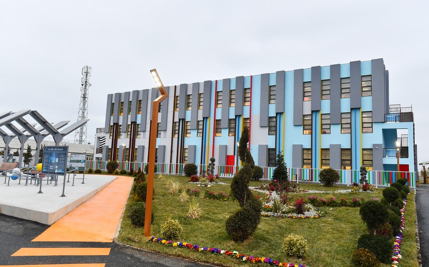 Президент Ильхам Алиев и первая леди Мехрибан Алиева открыли новый учебный комплекс в Бина