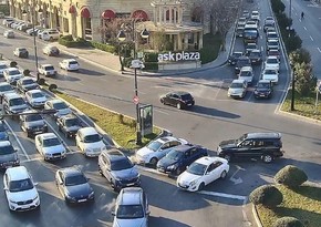 В Баку на ряде улиц и проспектов наблюдаются заторы
