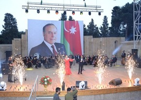 Yaşıl Teatrda ümummilli lider Heydər Əliyevin anadan olmasının 96-cı ildönümü ilə bağlı konsert keçirilib