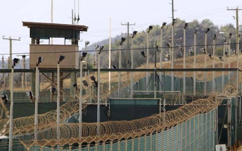 США передали Сербии граждан Таджикистана и Йемена, содержавшихся в Гуантанамо