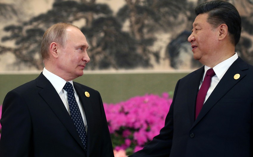 Presidents of Russia, China hold phone conversation