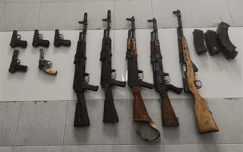В Ханкенди обнаружены большое количество оружия и боеприпасов