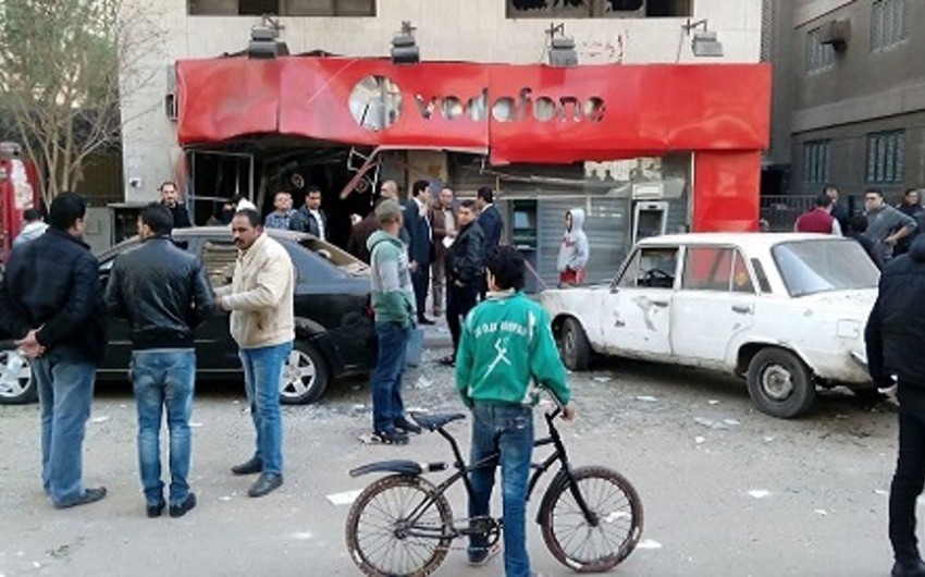 Series of blasts in Cairo killed 1, wounded 8