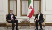 Iranian FM receives copies of credentials of new UK envoy