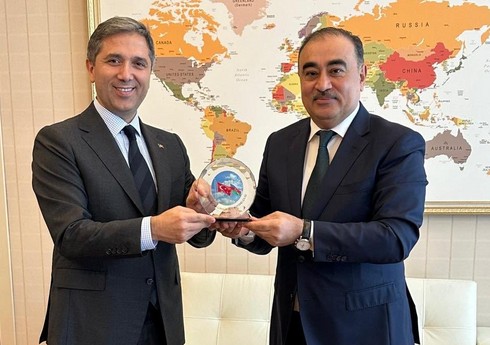 Посол Азербайджана встретился с зампредом правящей партии Турции