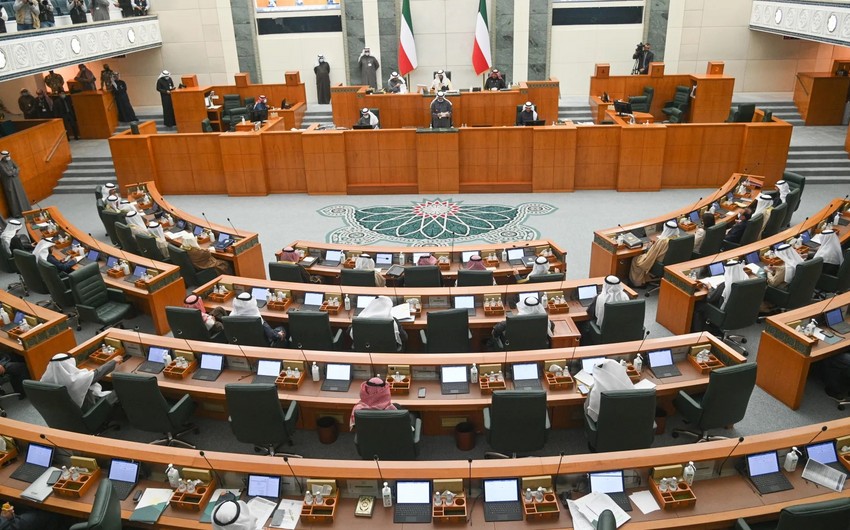 Эмир Кувейта распустил парламент