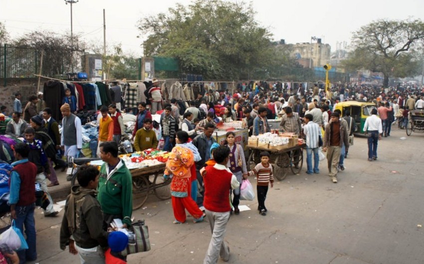 Неизвестный открыл огонь по толпе на рынке в Индии