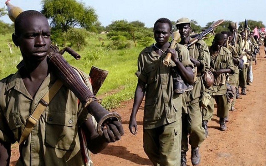 BMT: Cənubi Sudanda 650-dən çox uşaq silahlı qruplaşmaların tərkibində döyüşür
