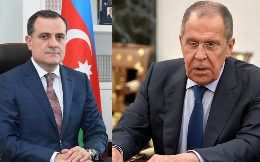 Главы МИД Азербайджана и России провели двустороннюю встречу в Москве 