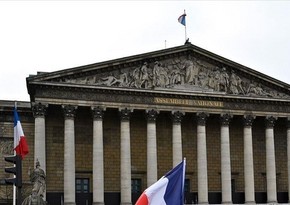 Коалиция левых сил парламента Франции заявила о поддержке вотума недоверия правительству