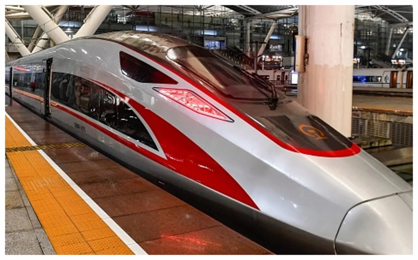 Движение поездов между материковым Китаем и Гонконгом восстановят с 1 апреля