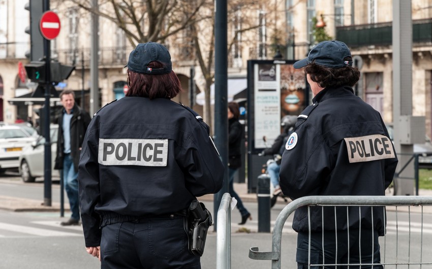 Woman threatens to blow up bank branch in France