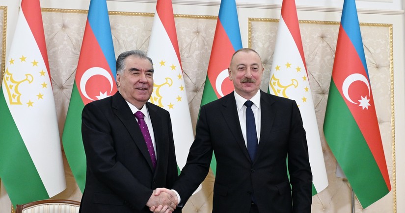 Emomali Rahmon invites Ilham Aliyev to visit Tajikistan