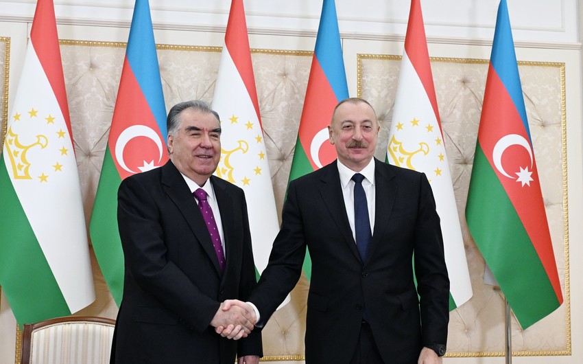 Emomali Rahmon invites Ilham Aliyev to visit Tajikistan