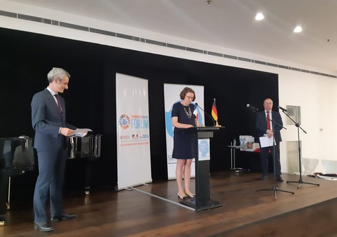 В Баку объявили лауреата франко-германской премии по гендерному равенству